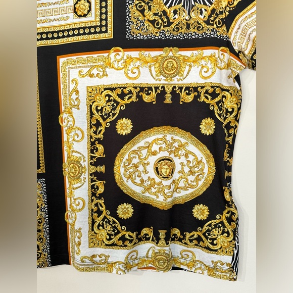 Authentic! Gianni Versace Medusa print T-shirt size L slim fit like new! - Picture 5 of 16